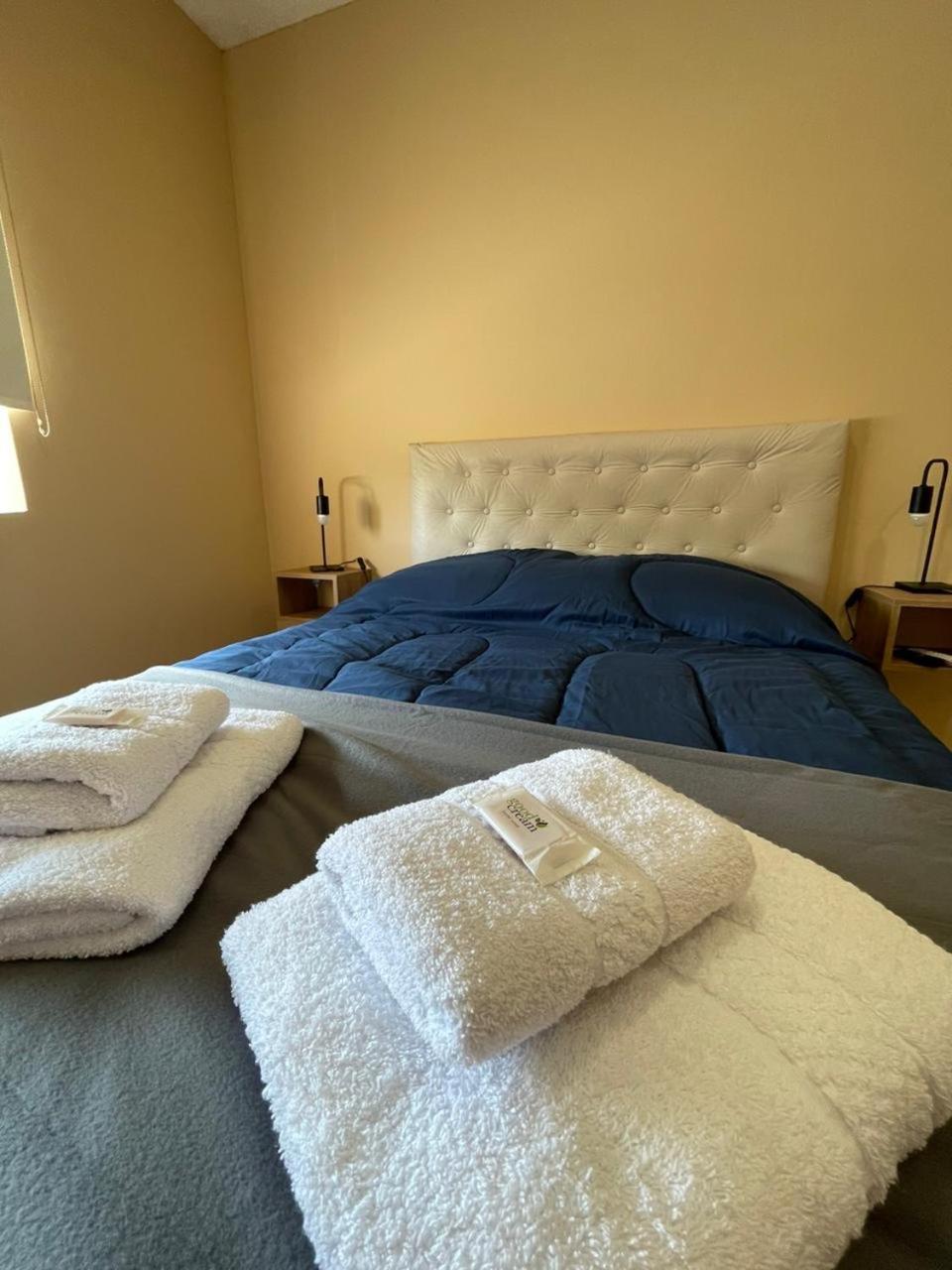 La Colmena Aparts Aparthotel El Calafate Bagian luar foto